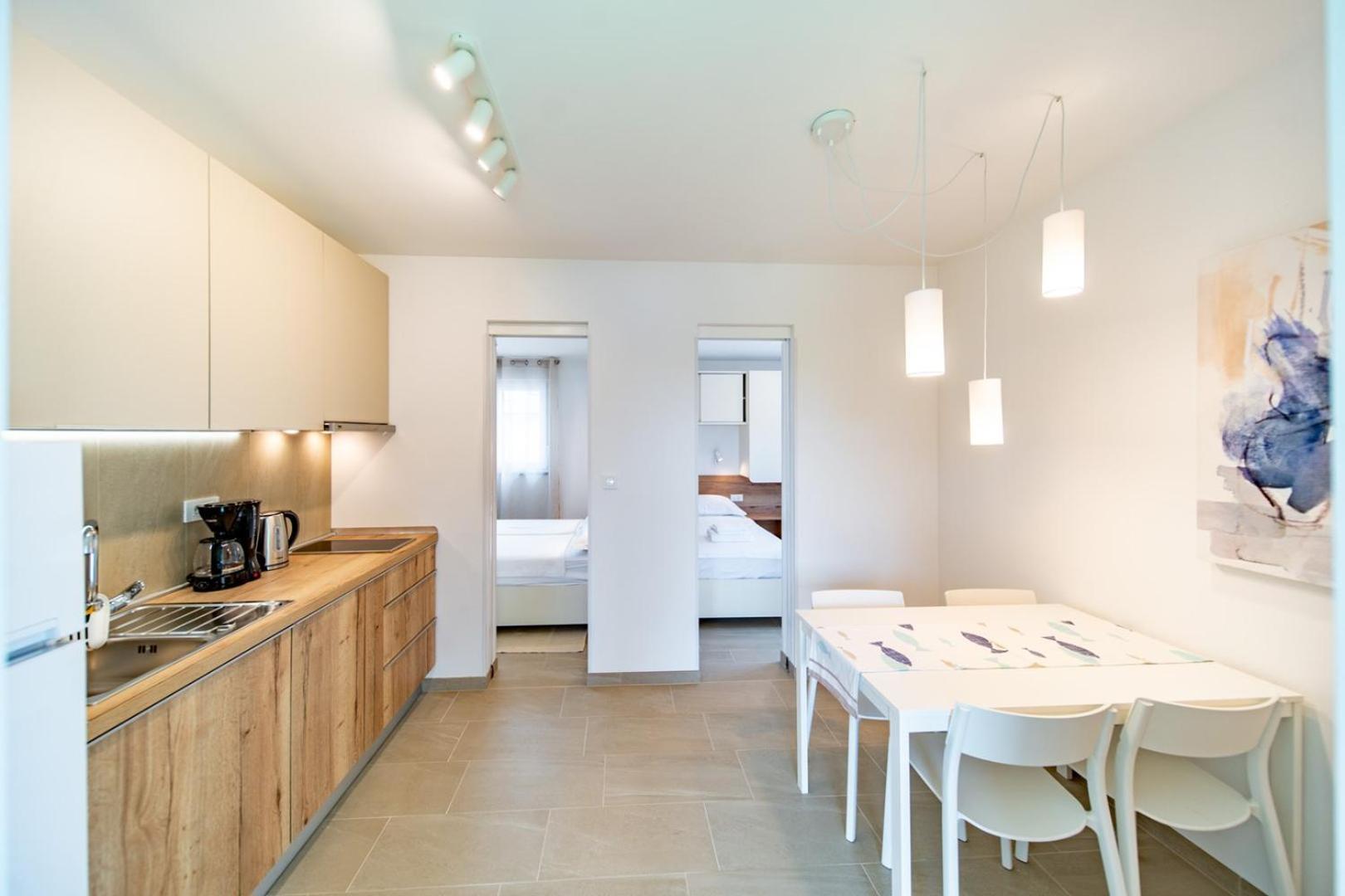 Arti Holiday Homes Banjol Esterno foto