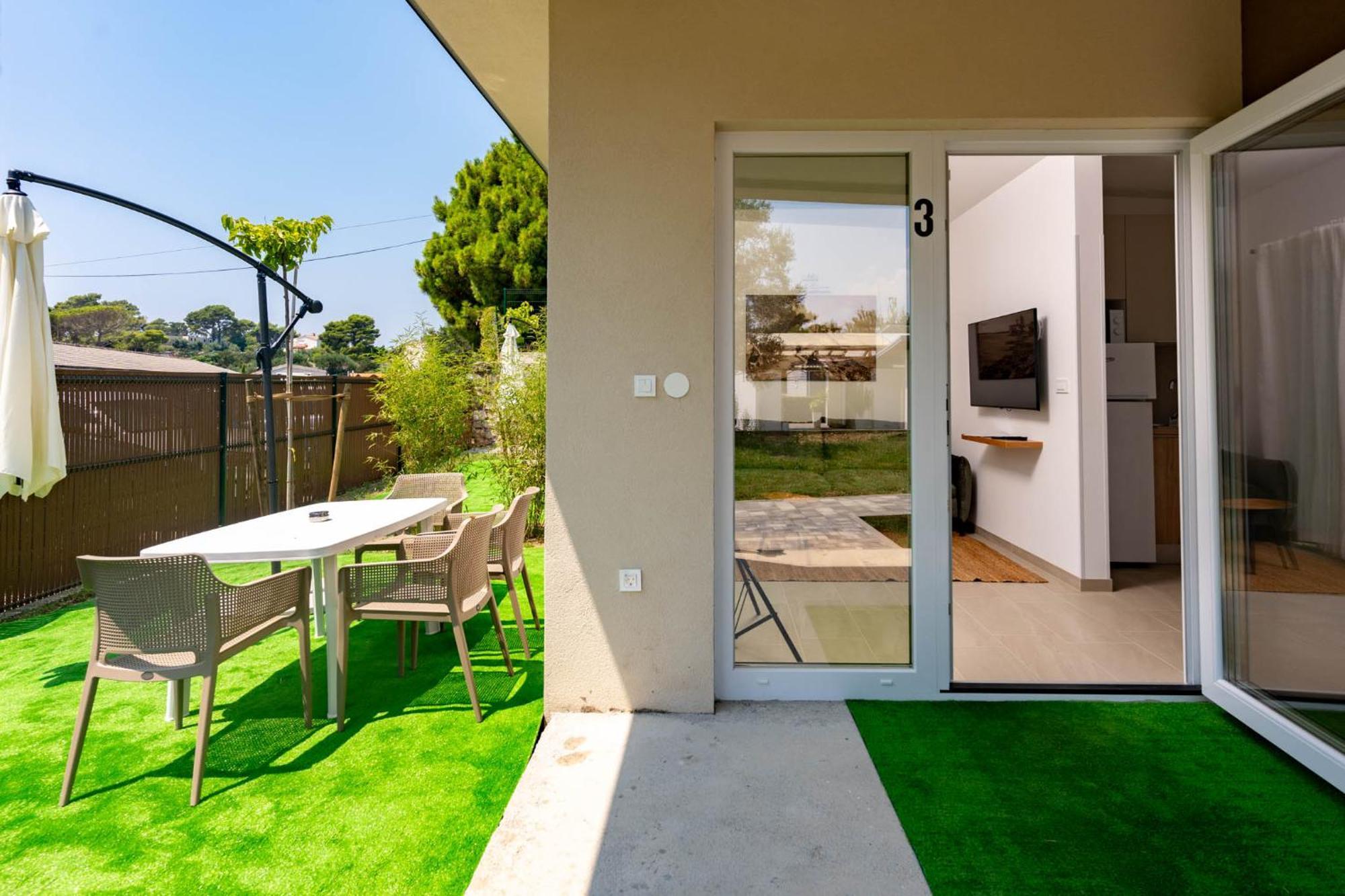 Arti Holiday Homes Banjol Esterno foto