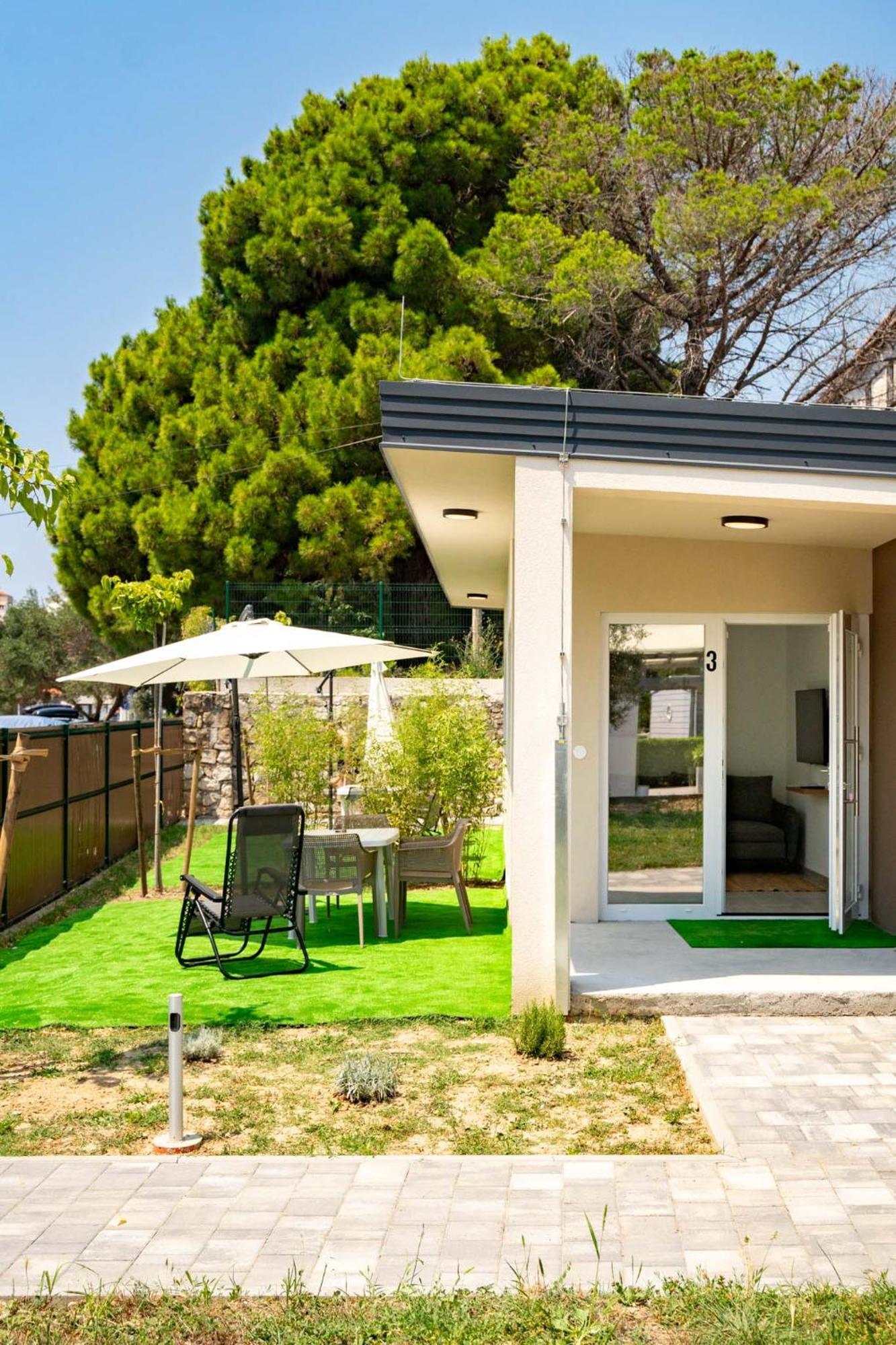 Arti Holiday Homes Banjol Esterno foto
