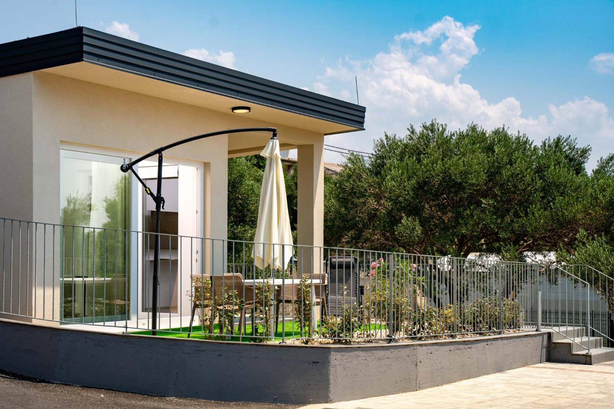 Arti Holiday Homes Banjol Esterno foto