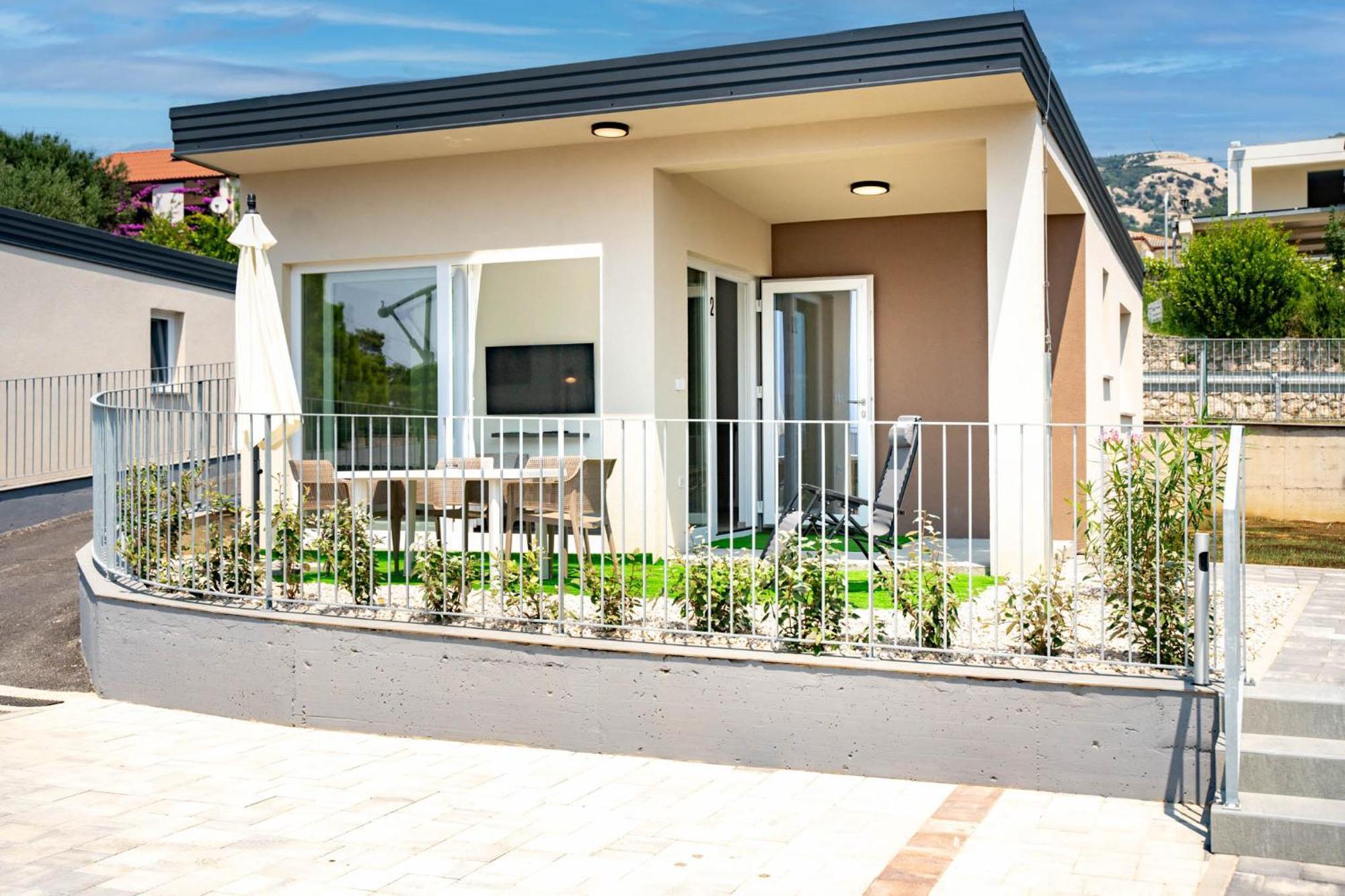 Arti Holiday Homes Banjol Esterno foto