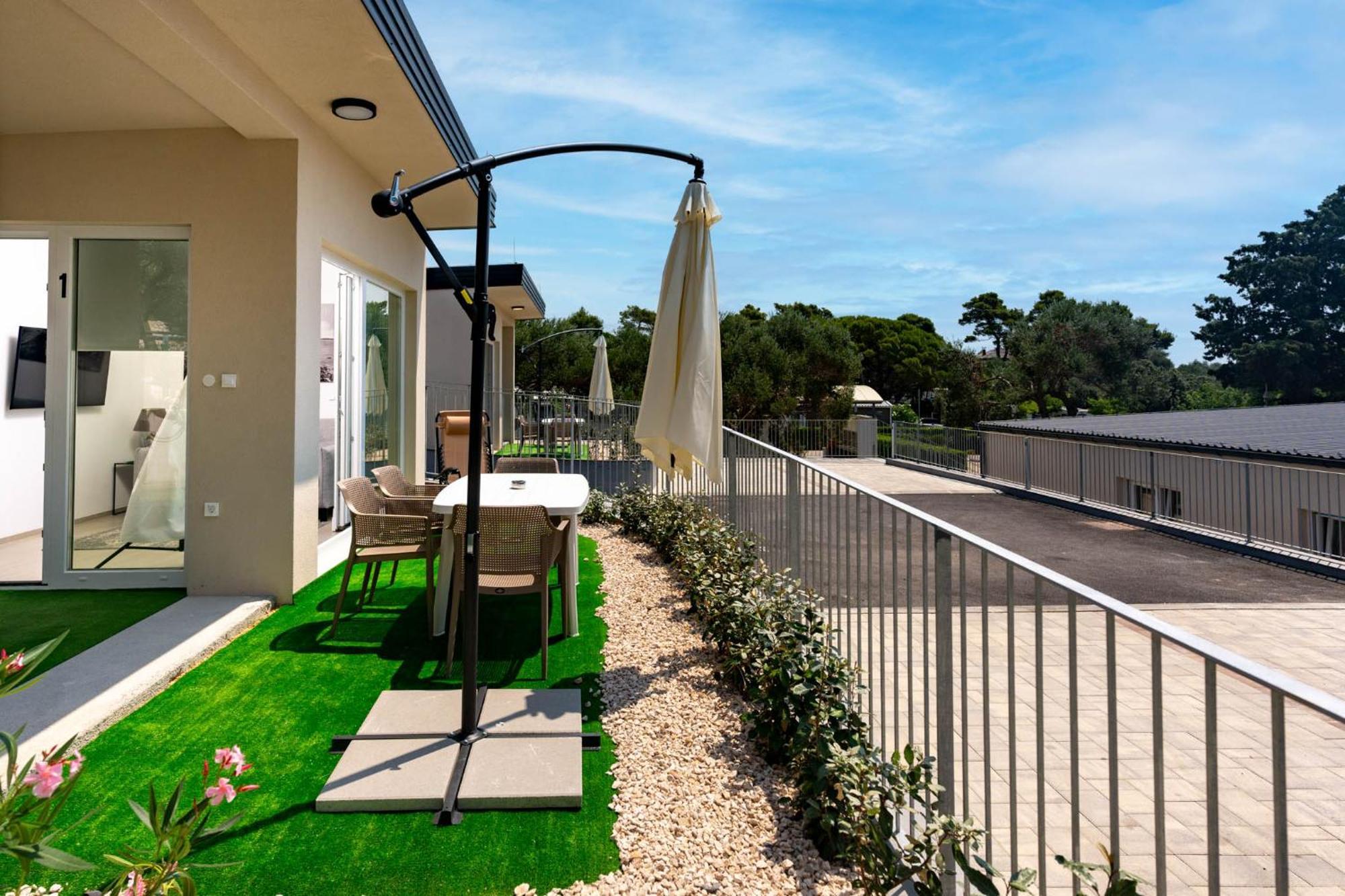 Arti Holiday Homes Banjol Esterno foto