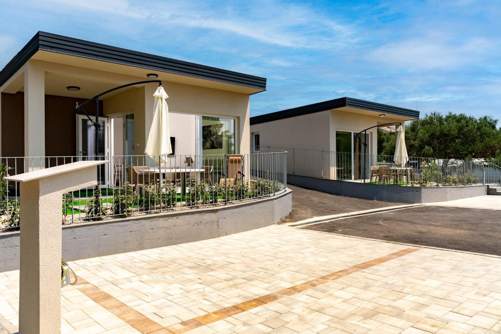 Arti Holiday Homes Banjol Esterno foto